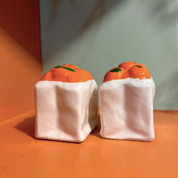 Bag of Oranges Salt & Pepper Shakers | Vintage Fruit Kitchen Decor - Picture 5 of 8